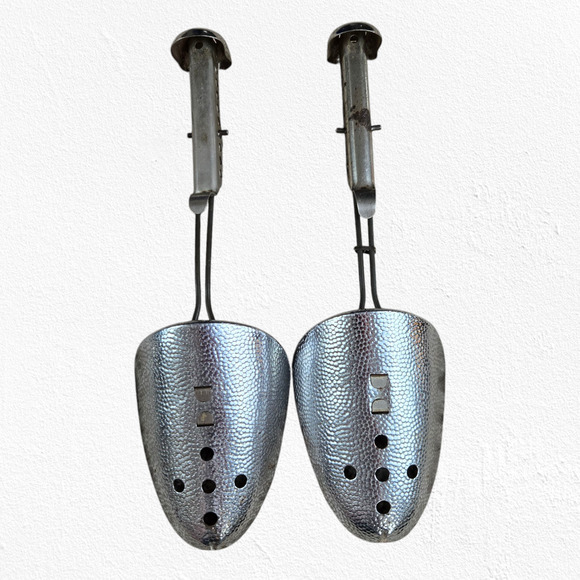 1940s Vintage FootForm Metal Shoe Stretchers Adjustable Spring Tension USA Made - Picture 1 of 6